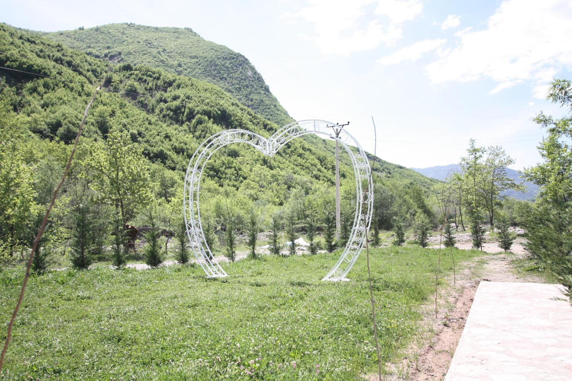 Lugina E Shengjergjit ,Bujtinat Tirana Exterior foto